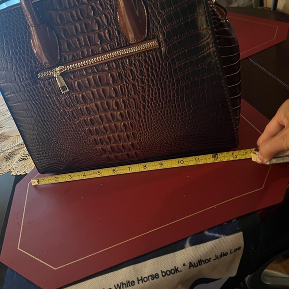 Classic Brown Crocodile Pattern Handbag 3 Set, wallet, credit card wallet - Picture 7 of 14